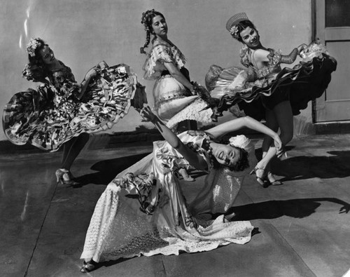 Mexican Cinco de Mayo dancers