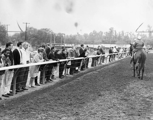 Santa Anita opens 55-day meet