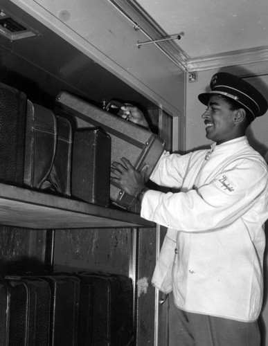 Southern Pacific luggage compartment