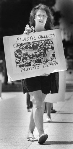 Protesting British occupation of Northern Ireland