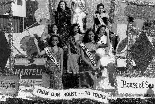 Beauty queens on Chinese New Year parade float