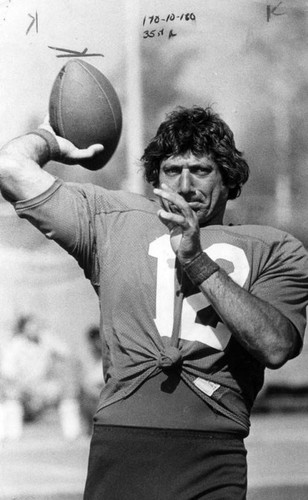 Quarterback Joe Namath