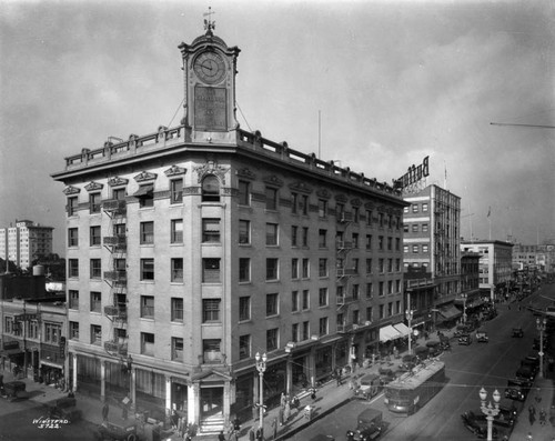 Pine Avenue and 1st, Long Beach