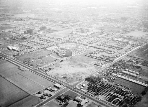 Lincoln Drive-In, Buena Park, looking southeast