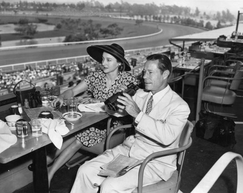 Joe E. Brown at the races