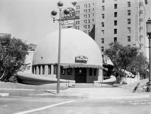 Brown Derby, Wilshire Boulevard