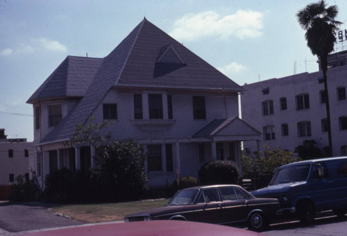 Ingraham Street residence