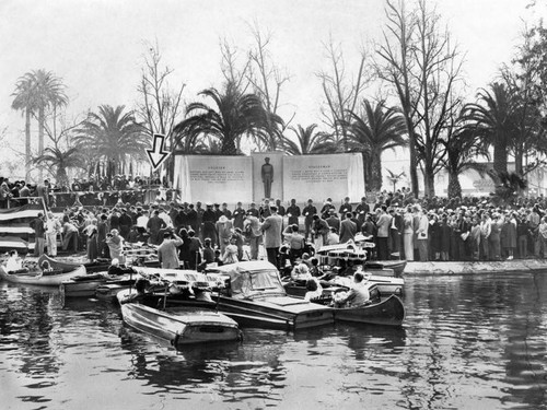 Unveiling of MacArthur statue at park