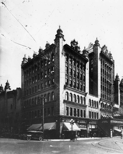 Exterior view of the Auditorium Building