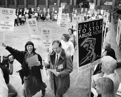 L.A. County social workers protest