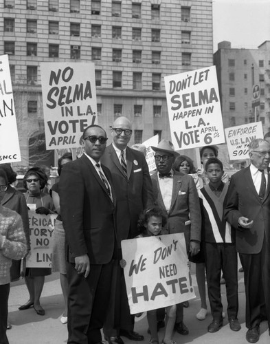 James Roosevelt attends civil rights rally — Calisphere