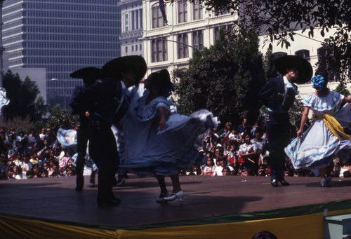 Los Angeles Bicentennial, La Plaza