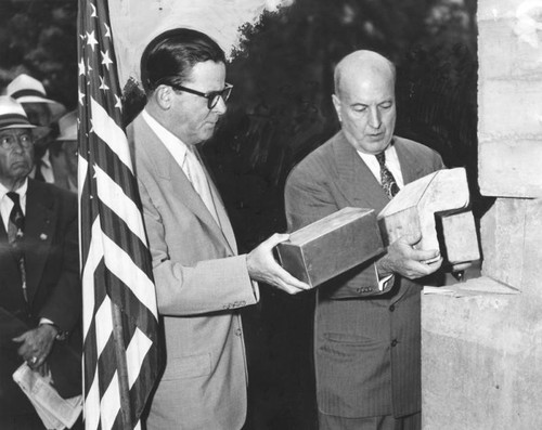 Poulson laying cornerstone for MacArthur Monument