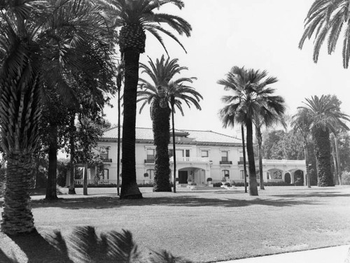 Wrigley mansion exterior