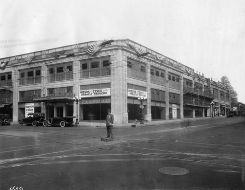 Northwest corner of 7th and Figueroa