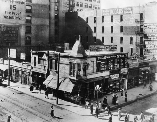 Broadway and 5th in 1912