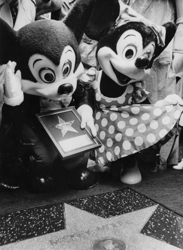 Mickey gets his star