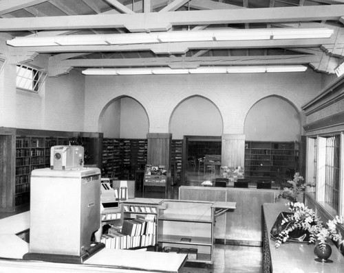 Streamlining of N.H. Library gives smarter, larger unit — Calisphere