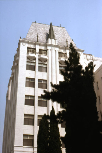 Gramercy Wilshire