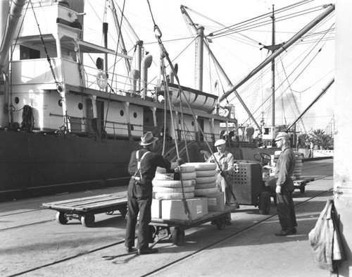 Port of L.A. ship loading — Calisphere