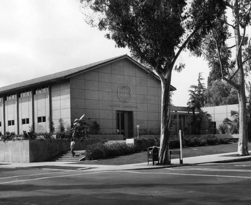 Pomona College laboratory