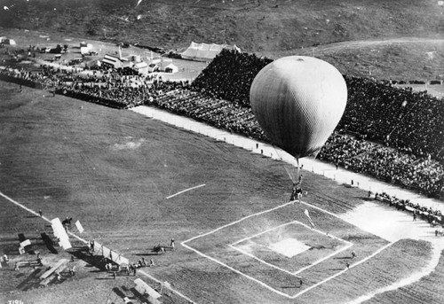 Hamm's balloon in front of grand stand