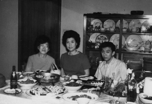 Japanese Americans on New Year's Day