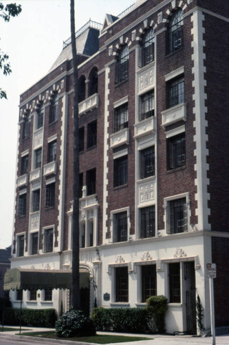 Fenway Hall Apartments