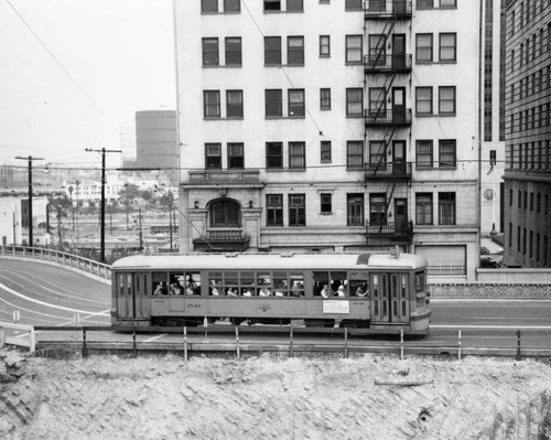 Los Angeles Railway yellow car