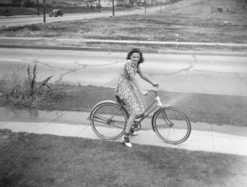 Schultheis' Los Feliz neighbor on a bike