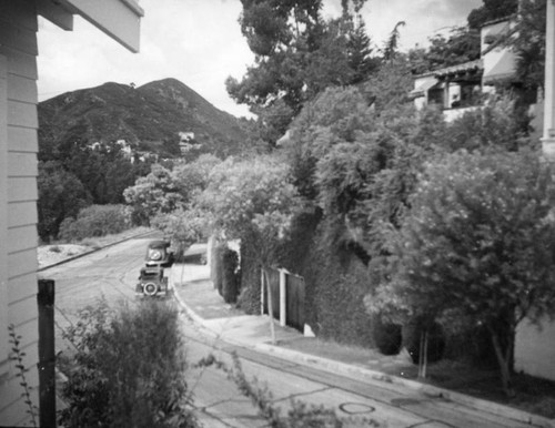 Ivar and Longview avenues, Hollywood Hills