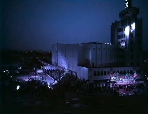 "Trapeze" premiere