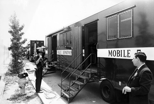 Los Angeles Police Department command post — Calisphere