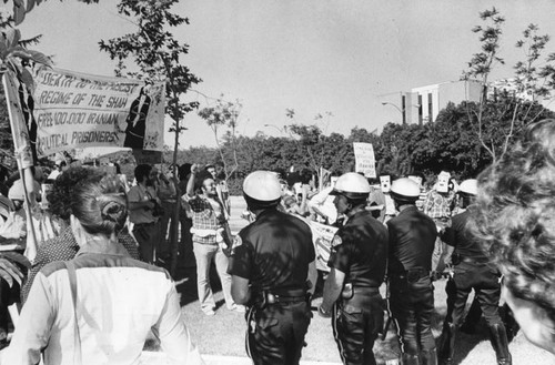 Iranian students protest Pahlavi at USC