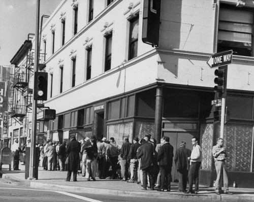 Men wait on the street, Union Rescue Mission