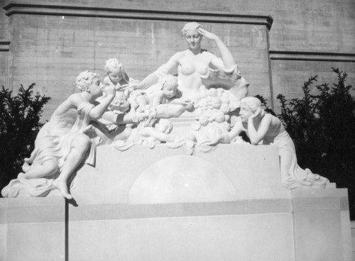 Statue of women and children at Forest Lawn, Glendale