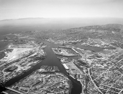 Los Angeles Harbor and Pacific Ocean, looking southwest