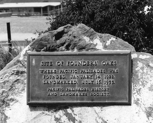 Founders Oak Island plaque