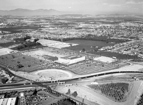 Euclid Street and Santa Ana Freeway, Anaheim, looking north