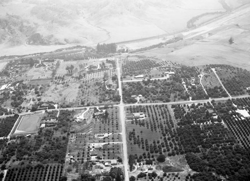 Avocado Heights, Lomitas and 3rd Ave, looking south