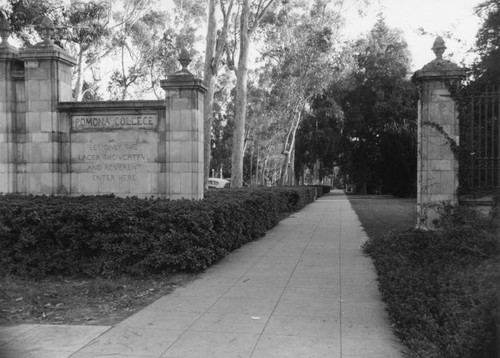 Gates to Pomona College