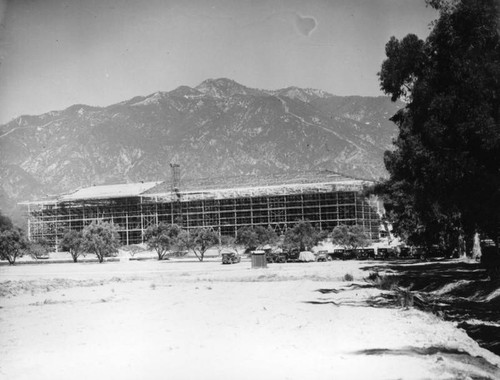 Grandstand under construction, Santa Anita Racetrack — Calisphere