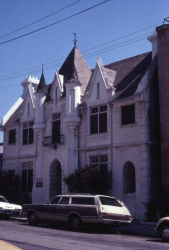 Shatto Street apartment building