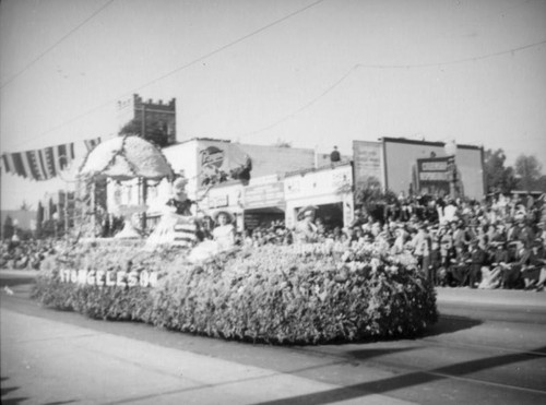 "Los Angeles 84," 52nd Annual Tournament of Roses, 1941