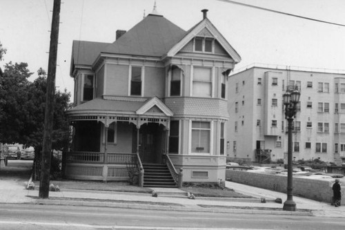 S. Grand Avenue residences, Bunker Hill