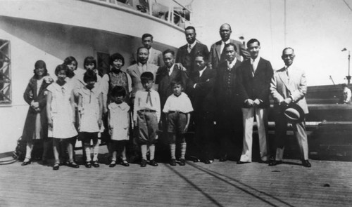 Chinese Americans aboard ship