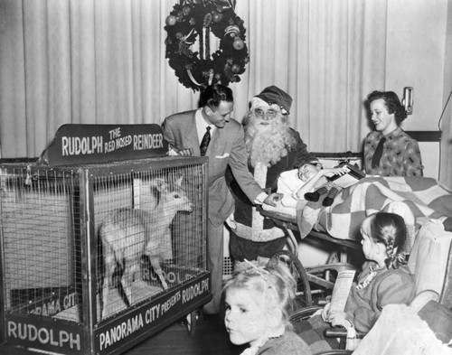 Santa and reindeer visit hospital