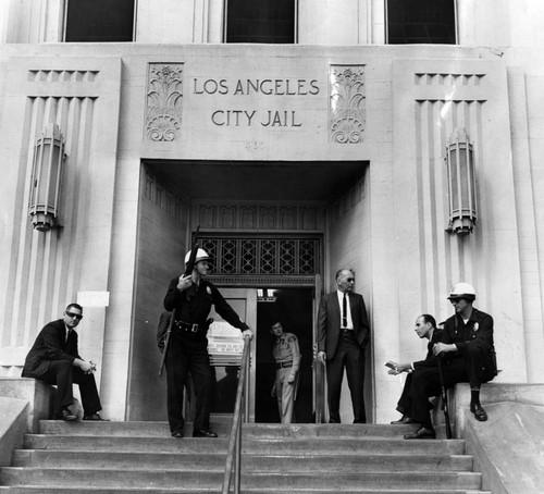 Police and National Guard in front of Los Angeles City Jail during ...