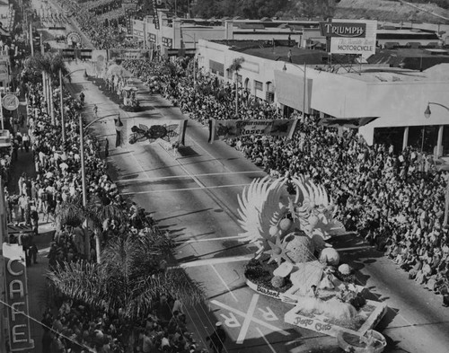 Burbank's Rose Parade float