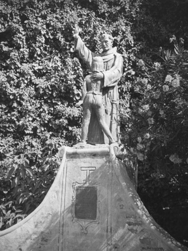 San Juan Capistrano statue
